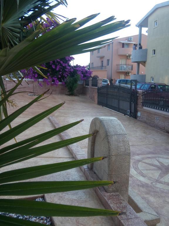 Apartments Vila A1 Dobra Voda Εξωτερικό φωτογραφία