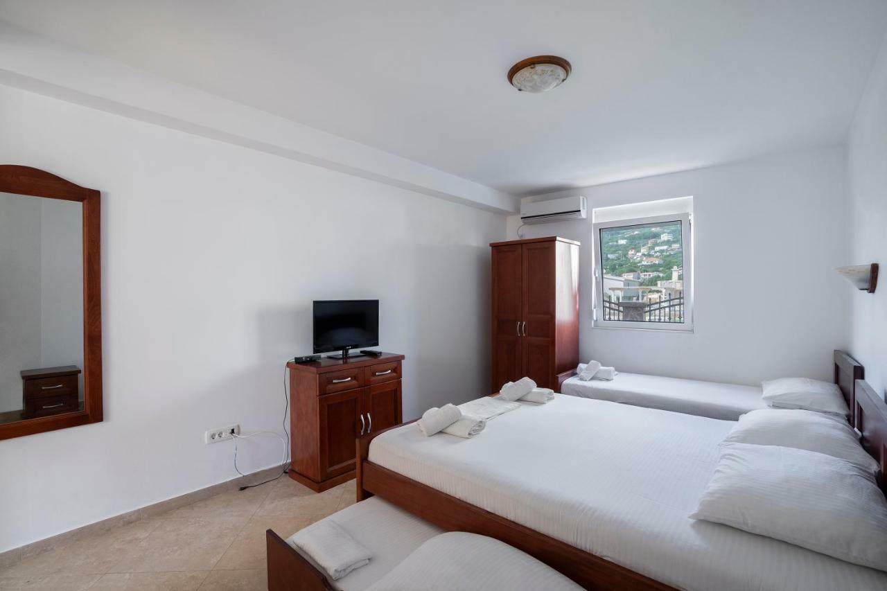 Apartments Vila A1 Dobra Voda Εξωτερικό φωτογραφία