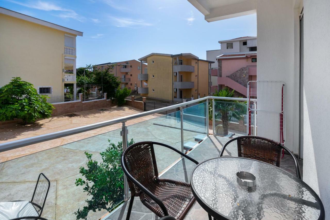 Apartments Vila A1 Dobra Voda Εξωτερικό φωτογραφία