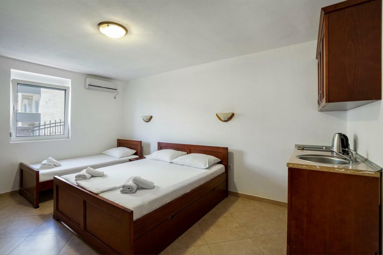 Apartments Vila A1 Dobra Voda Εξωτερικό φωτογραφία