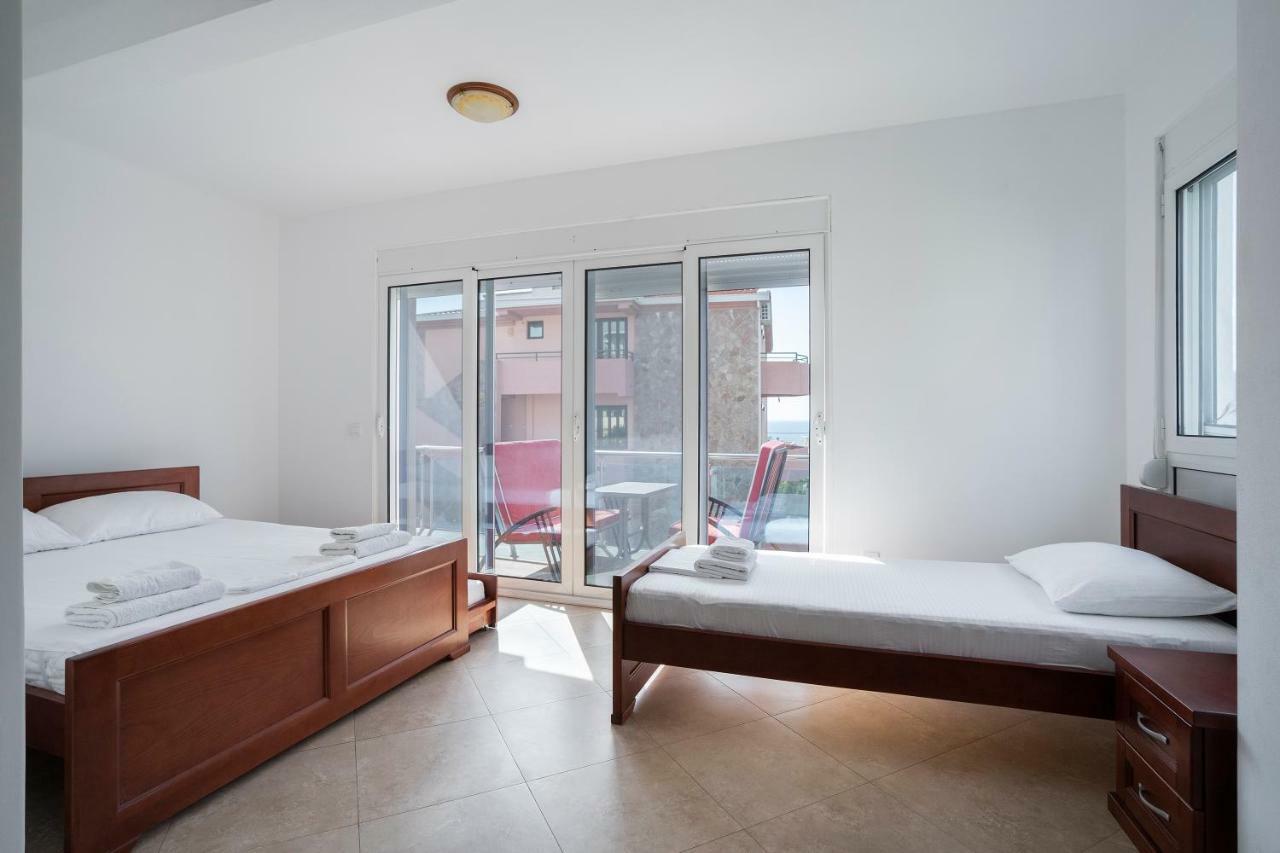 Apartments Vila A1 Dobra Voda Εξωτερικό φωτογραφία