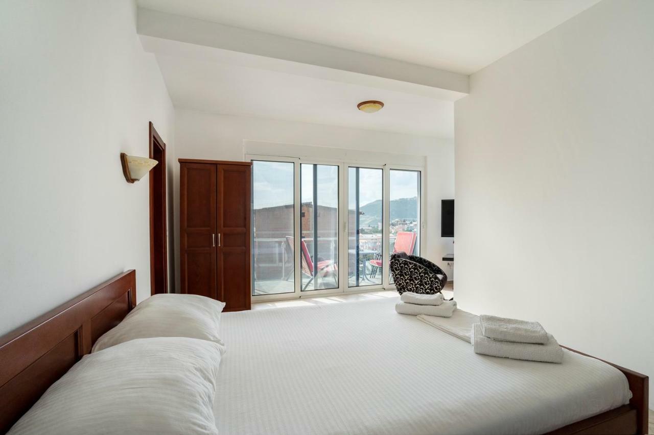Apartments Vila A1 Dobra Voda Εξωτερικό φωτογραφία