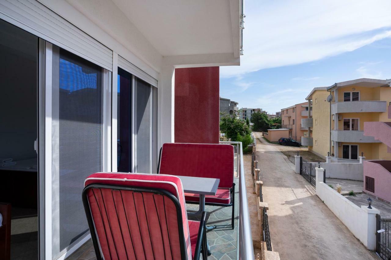 Apartments Vila A1 Dobra Voda Εξωτερικό φωτογραφία